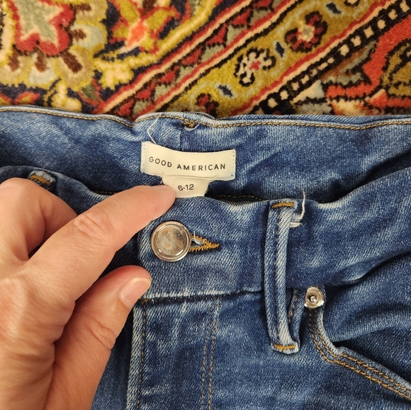 Good American Medium/Dark Wash Skinny Jeans 6-12 - Picture 2 of 12